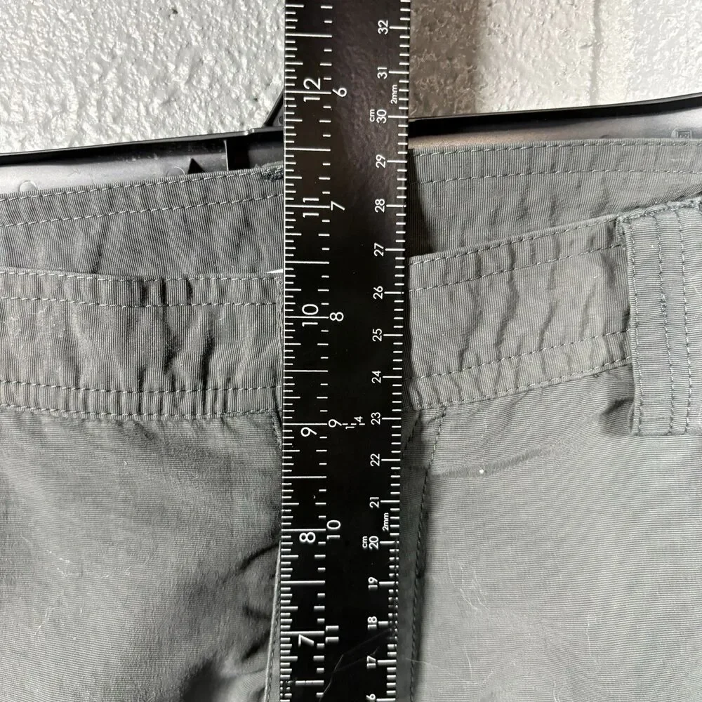 The North Face Mens 34 Gray Hiking Shorts Nylon Outdoor Trail Casual Camping